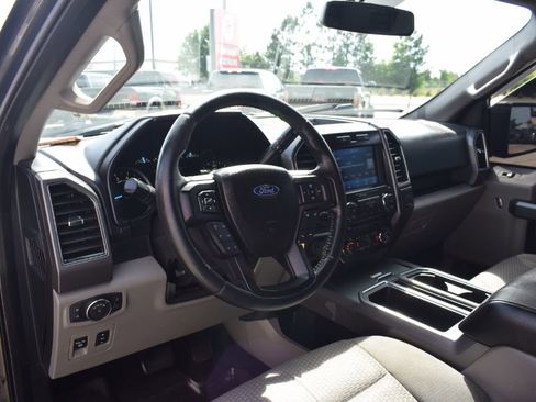 Used 2018 Ford F150 XLT w/ Equipment Group 302A Luxury AWD/4WD image 8