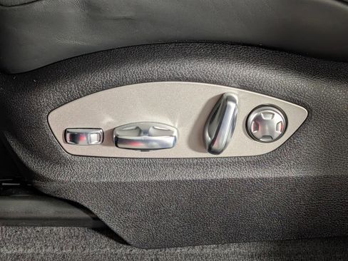 New 2026 Porsche Macan Turbo image 29