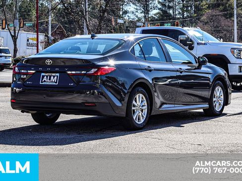 Used 2025 Toyota Camry LE image 6