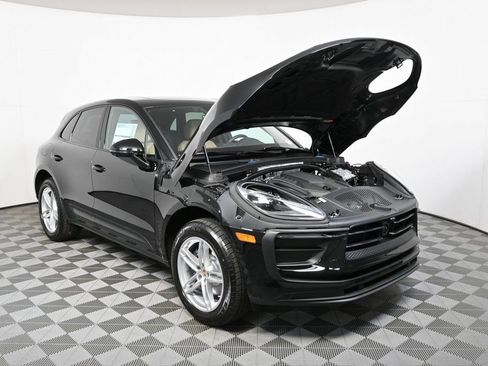 Used 2026 Porsche Macan AWD/4WD image 32