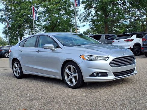 Used 2016 Ford Fusion SE w/ Equipment Group 201A AWD/4WD image 3