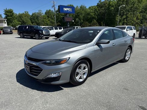 Used 2024 Chevrolet Malibu LT FWD image 1