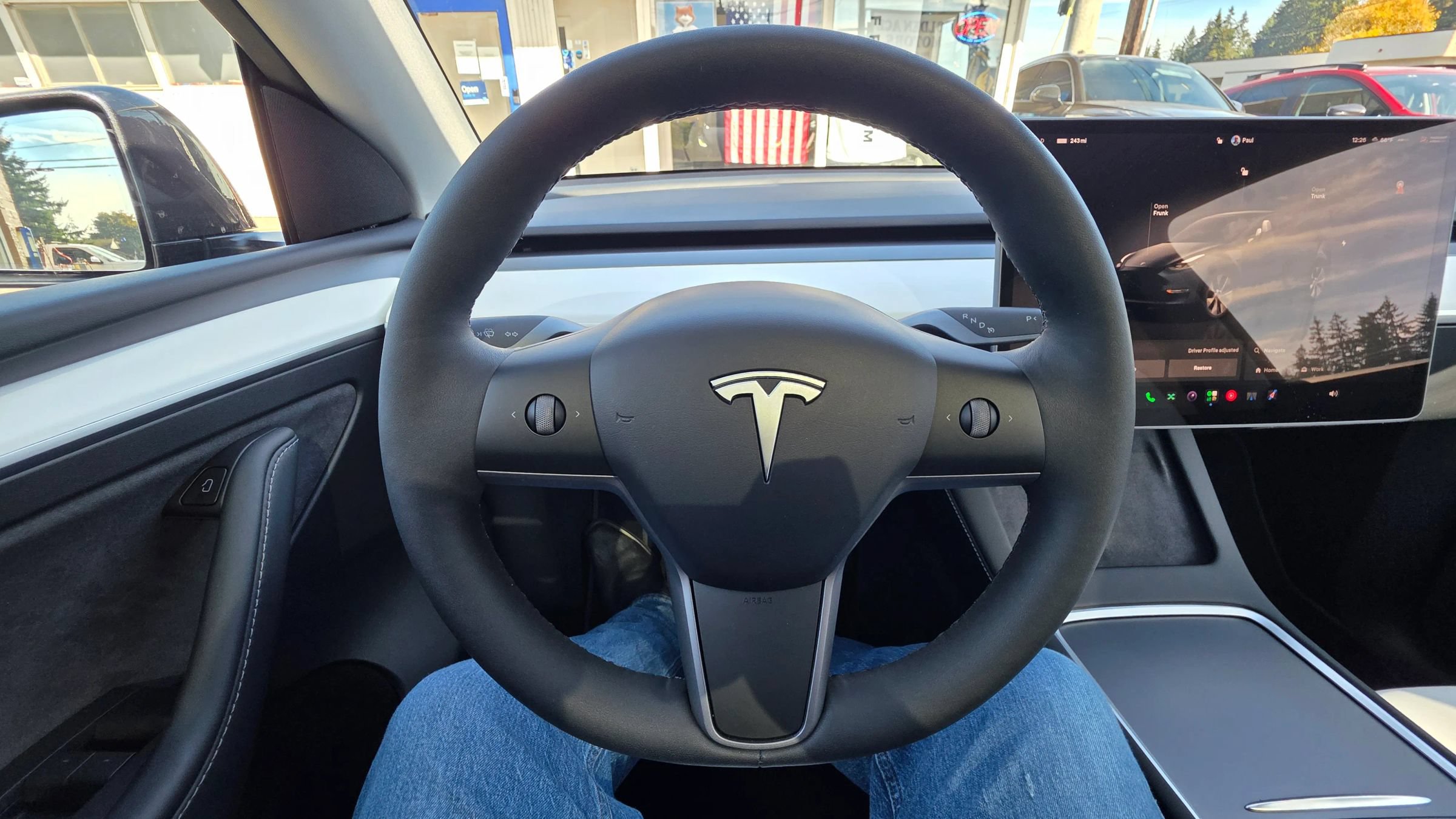 Used 2024 Tesla Model Y Long Range AWD/4WD image 17
