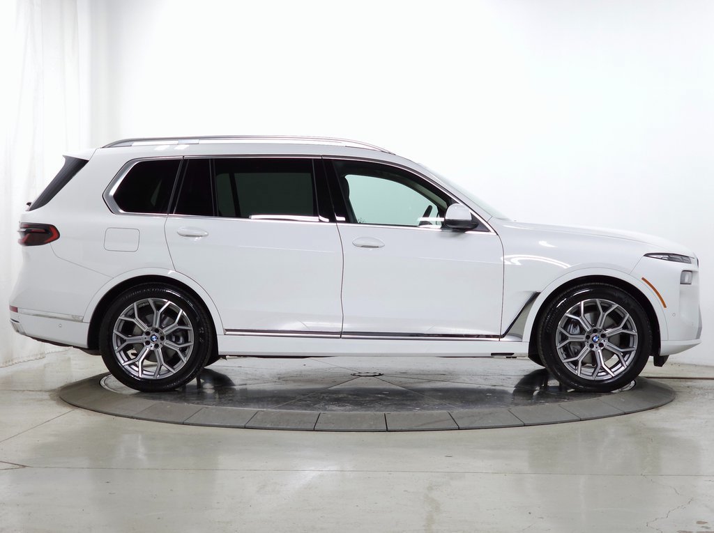 Used 2026 BMW X7 xDrive40i AWD/4WD image 13