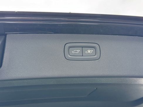 New 2026 Volvo XC90 B6 Plus w/ Protection Package Premier image 16