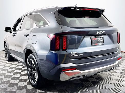 Used 2025 Kia Sorento S AWD/4WD image 5