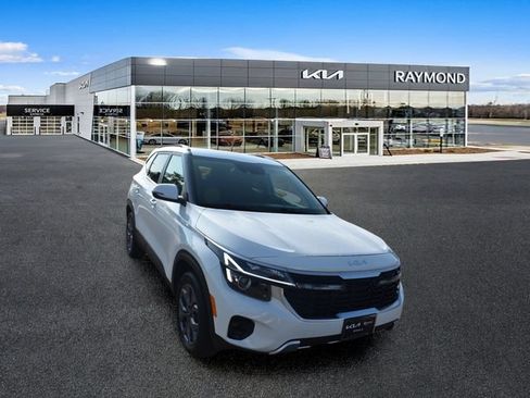 Used 2024 Kia Seltos S AWD/4WD image 9