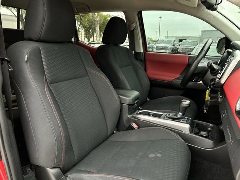 Used 2020 Toyota Tacoma SR5 image 27