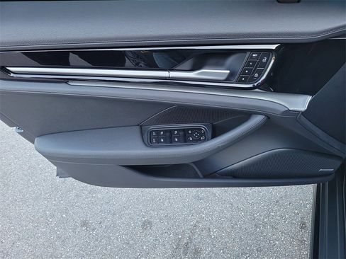 Used 2026 Porsche Panamera image 18