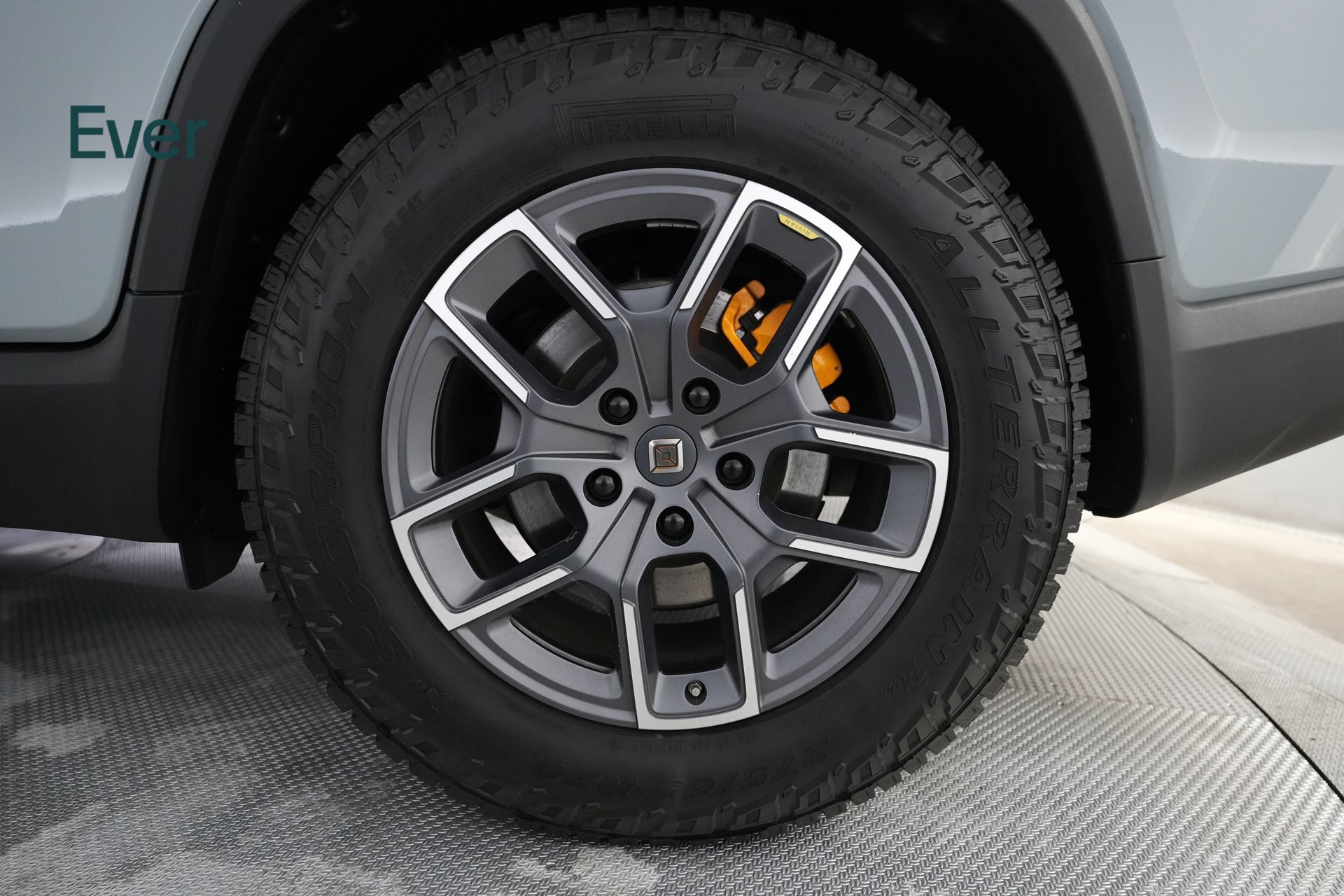 Used 2022 Rivian R1T Adventure AWD/4WD image 9