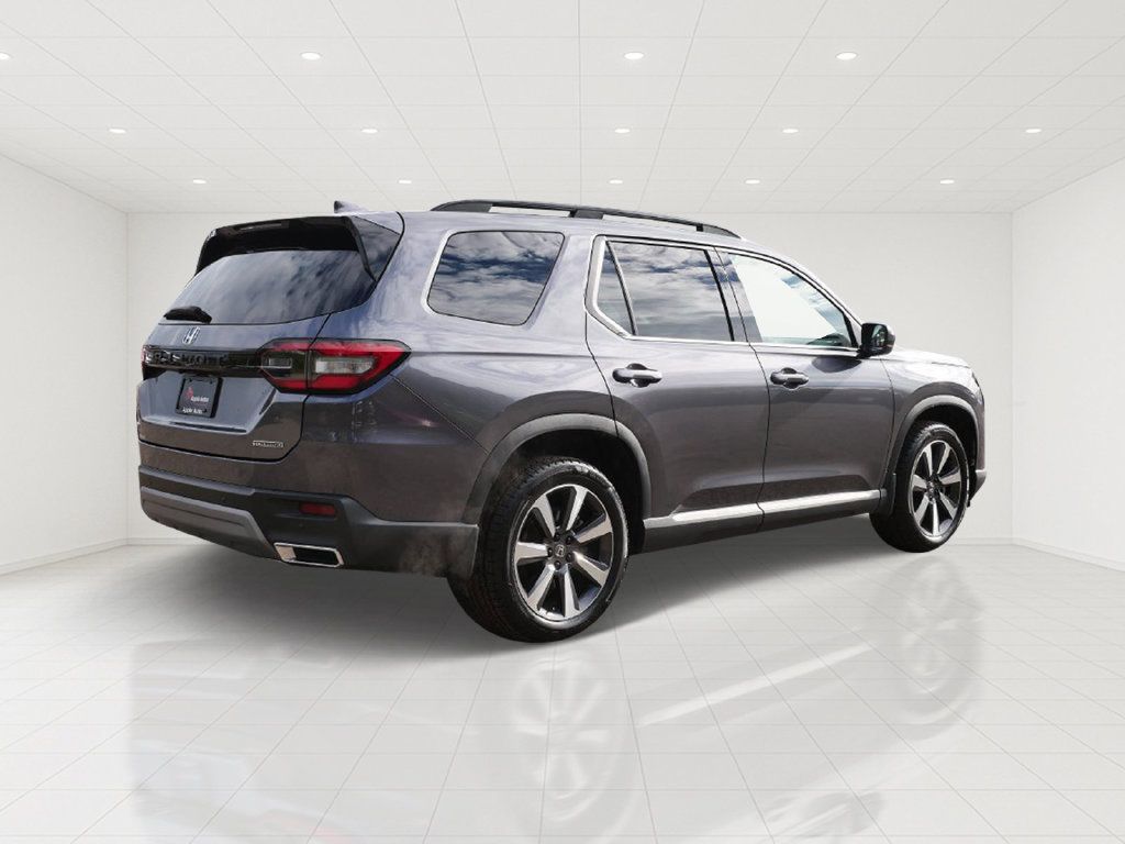 Used 2024 Honda Pilot Touring image 6