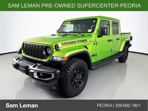 Used 2025 Jeep Gladiator Sport AWD/4WD image 3