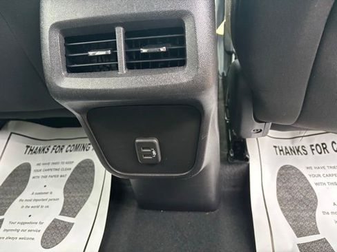 Used 2022 Chevrolet Equinox LT image 17