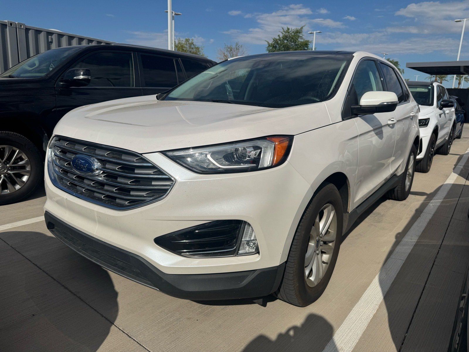 Used 2019 Ford Edge SEL w/ Equipment Group 201A AWD/4WD image 2