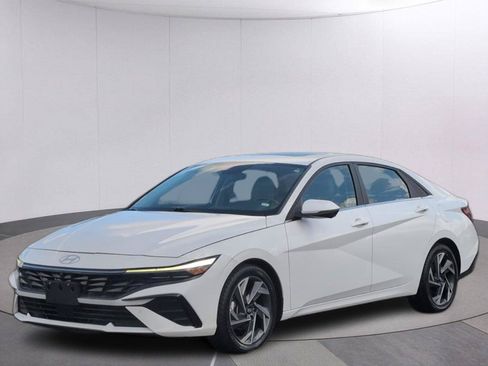 Used 2024 Hyundai Elantra Limited FWD image 1