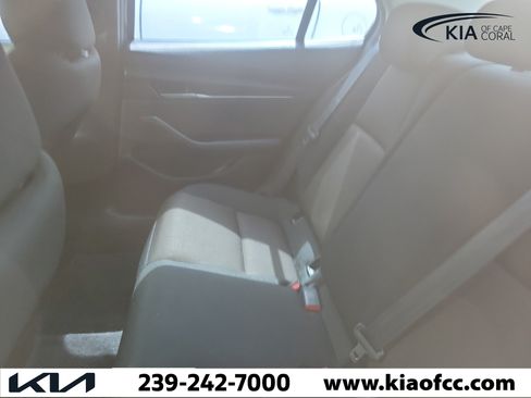 Used 2020 MAZDA MAZDA3 Sedan FWD image 7