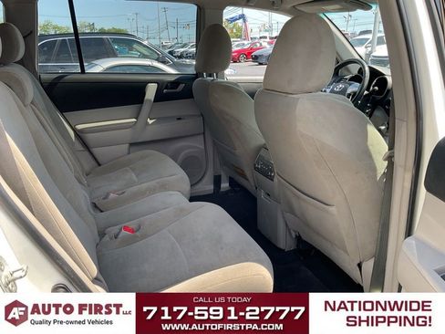 Used 2013 Toyota Highlander Plus AWD/4WD image 8