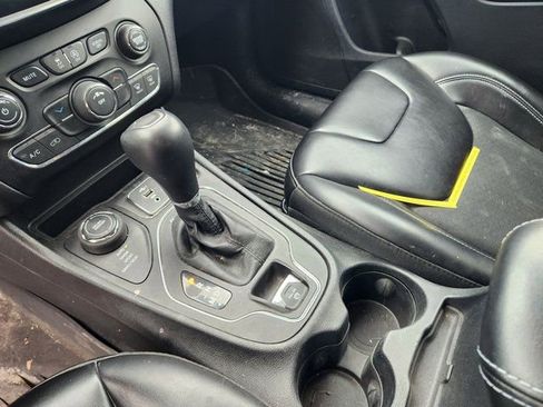 Used 2020 Jeep Cherokee Latitude w/ Quick Order Package 26F North image 14