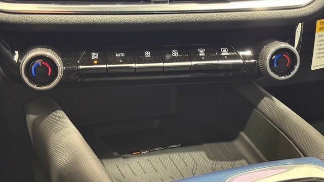 New 2026 Chevrolet Equinox EV LT w/ Convenience Package II AWD/4WD image 37