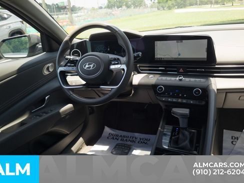 Certified 2025 Hyundai Elantra SEL FWD image 21