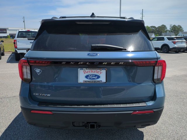 New 2026 Ford Explorer Active RWD image 5
