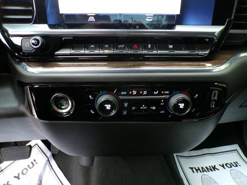 Used 2024 Chevrolet Silverado 1500 LT AWD/4WD image 27