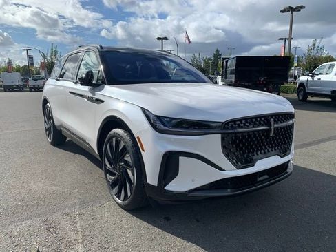 New 2026 Lincoln Nautilus Reserve image 9