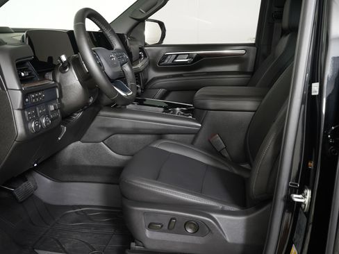 Used 2026 Chevrolet Tahoe Z71 w/ Comfort Package AWD/4WD image 15