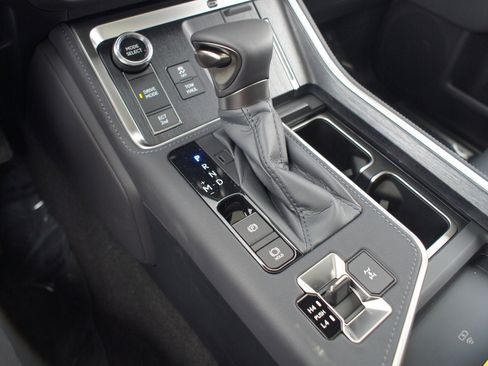 Used 2026 Lexus GX 550 w/ Cold Area Package image 12