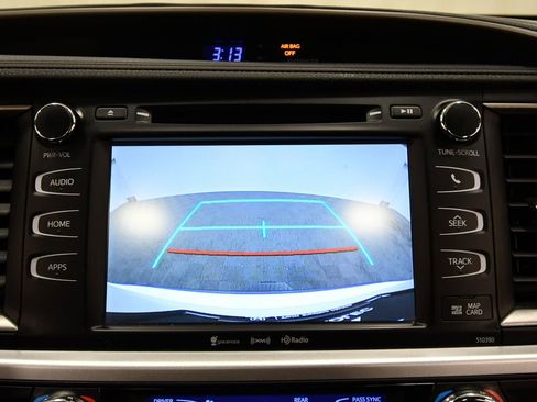 Used 2018 Toyota Highlander XLE image 27