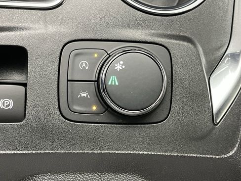 Certified 2023 Chevrolet Traverse LT image 17