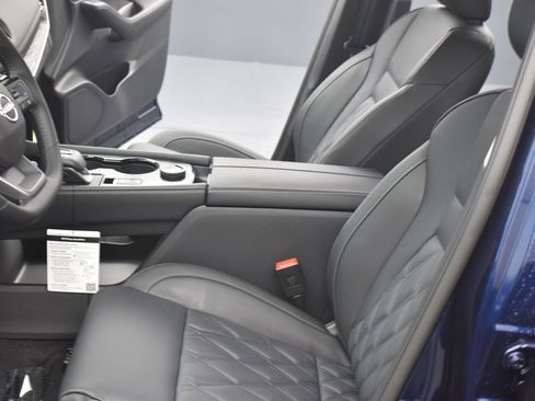 Certified 2025 Nissan Rogue Platinum w/ Platinum Premium Package image 15