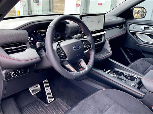 Used 2025 Ford Explorer ST image 20