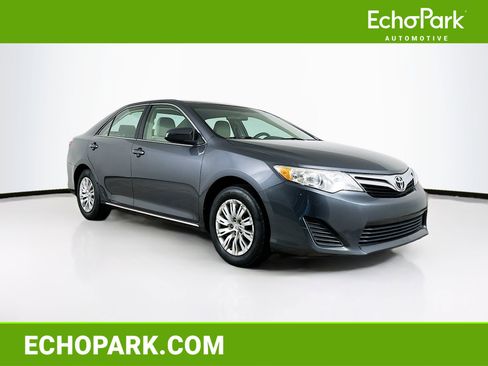 Used 2012 Toyota Camry LE image 1
