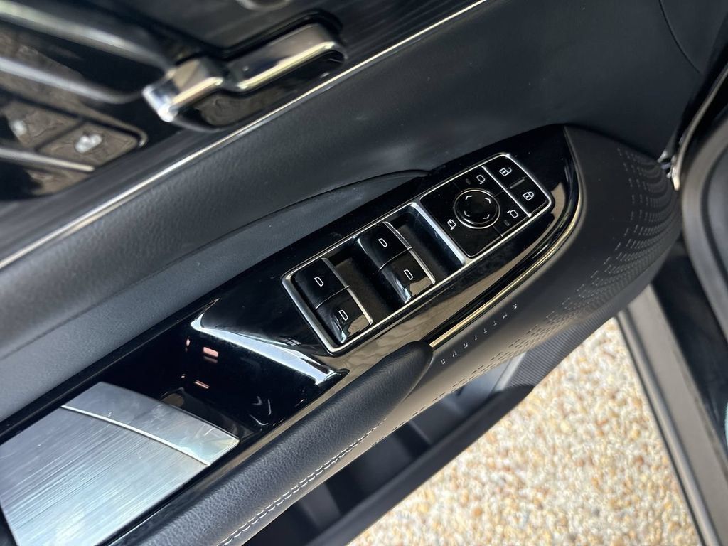 Certified 2024 Cadillac Lyriq Luxury AWD/4WD image 24