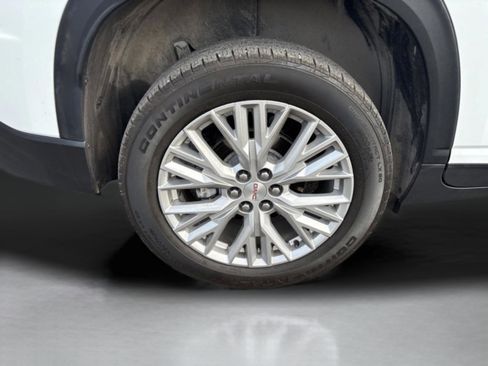 Used 2024 GMC Acadia Elevation image 47