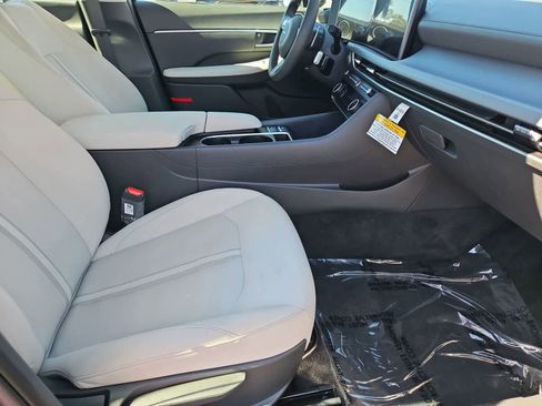 Used 2025 Hyundai Sonata SEL FWD image 25