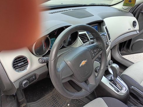 Used 2015 Chevrolet Cruze LS FWD image 15