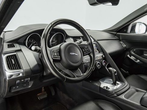 Used 2018 Jaguar E-PACE S image 12