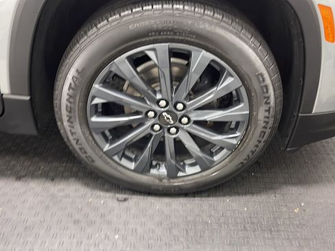 Used 2023 Chevrolet Traverse RS AWD/4WD image 24
