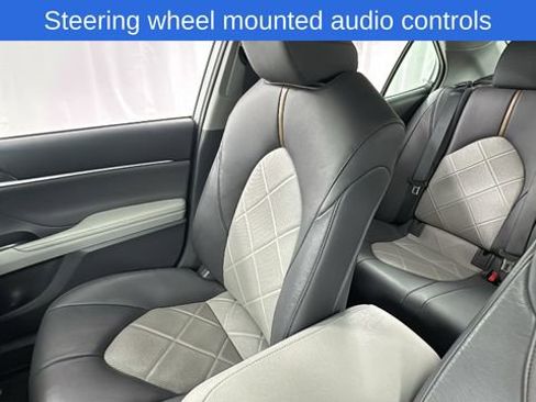 Used 2019 Toyota Camry L image 13