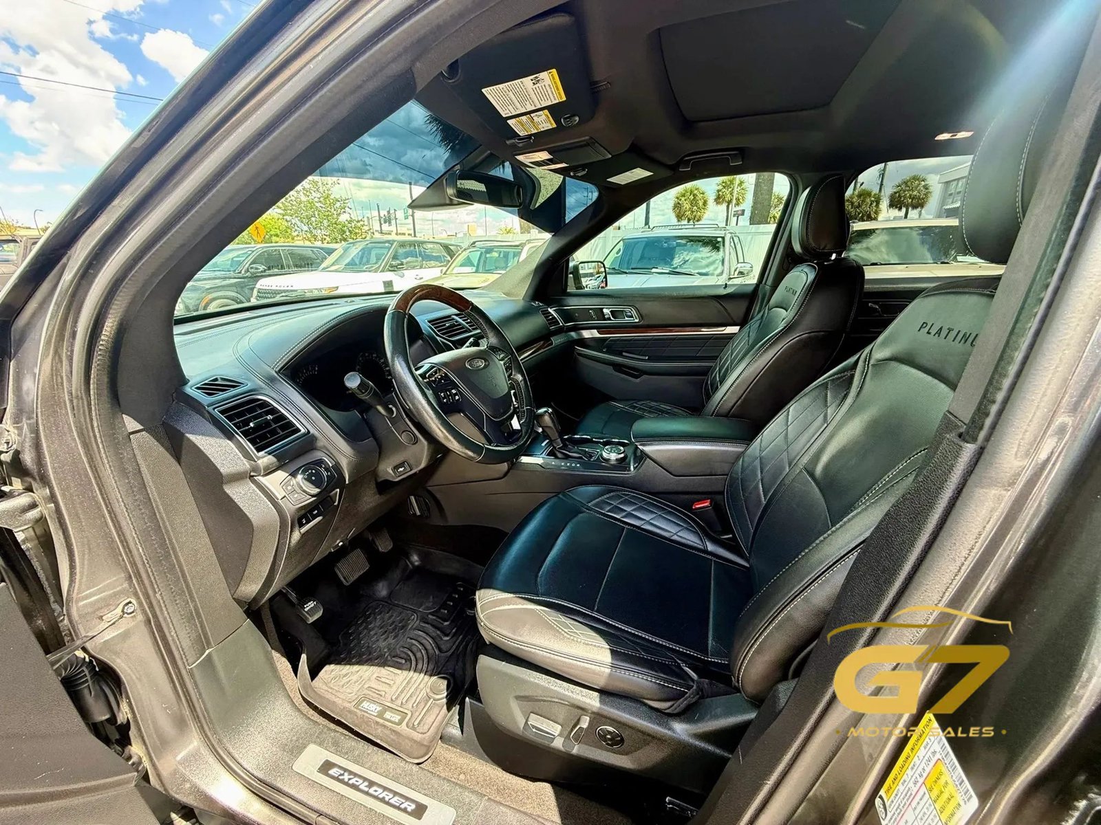 Used 2018 Ford Explorer Platinum AWD/4WD image 7