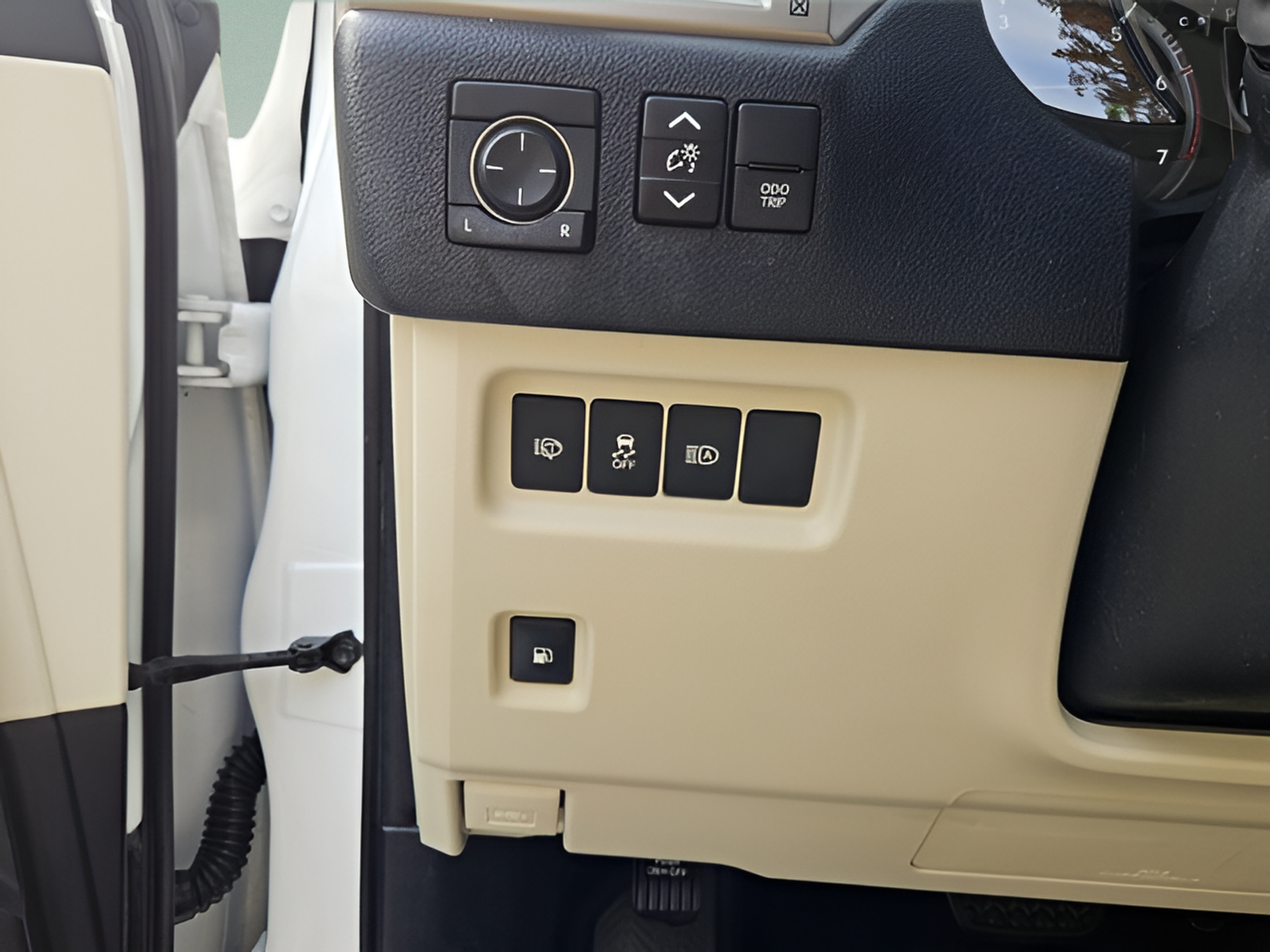Used 2020 Lexus GX 460 Premium w/ Premium Package AWD/4WD image 16