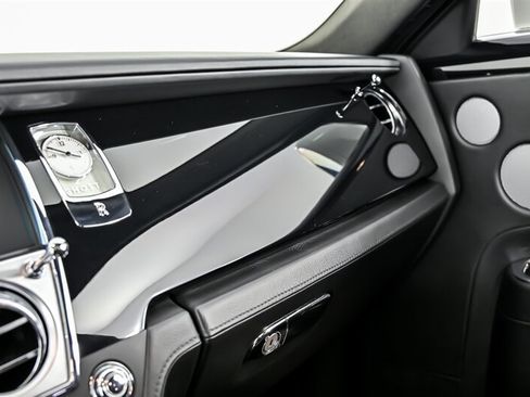 Used 2015 Rolls-Royce Ghost RWD image 34