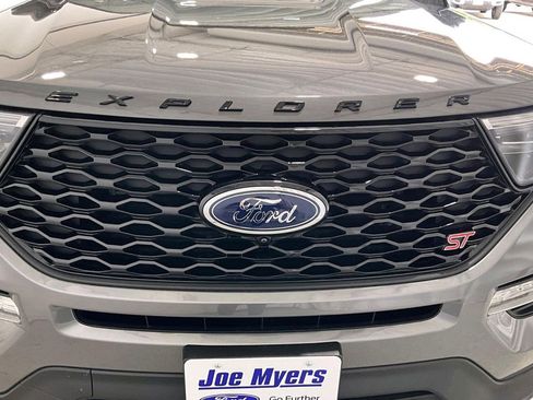 Used 2023 Ford Explorer ST w/ Equipment Group 401A AWD/4WD image 27