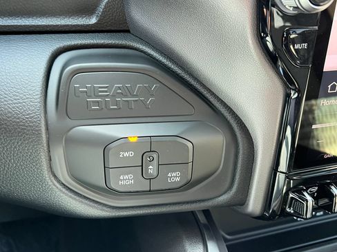 New 2026 RAM 3500 Laramie AWD/4WD image 27