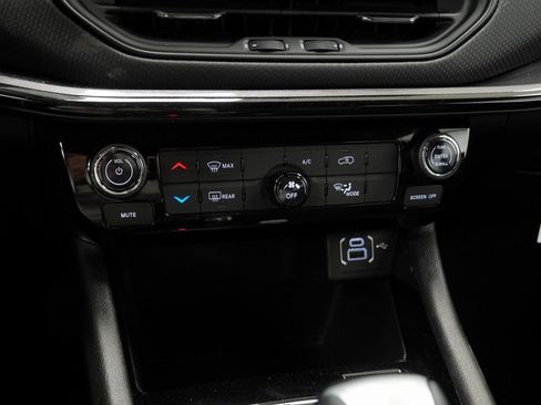 New 2026 Jeep Compass Latitude AWD/4WD image 25