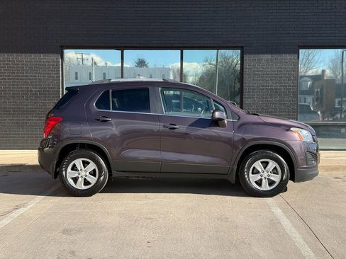 Used 2016 Chevrolet Trax LT w/ LT Convenience Package image 12