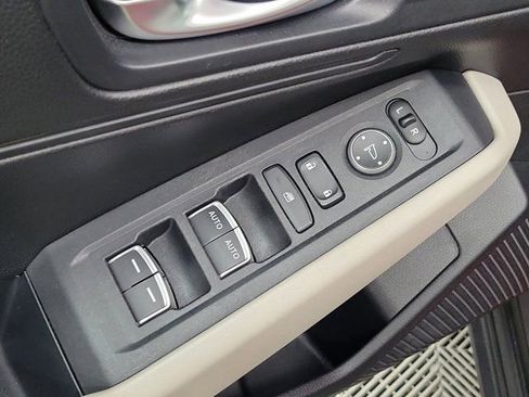 Certified 2025 Honda Accord LX image 19