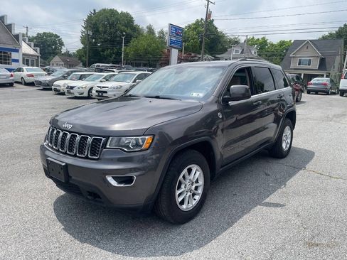 Used 2019 Jeep Grand Cherokee Laredo AWD/4WD image 35
